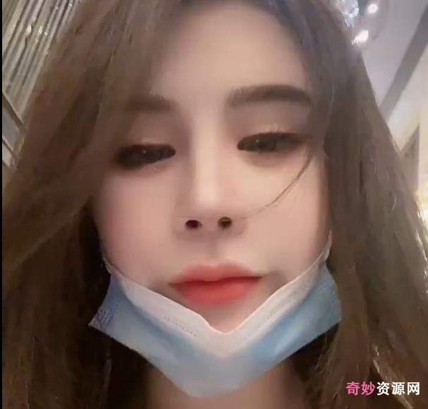 欣赏女神的魅力：杭州网红RosesJoo鲤鲤精彩视频