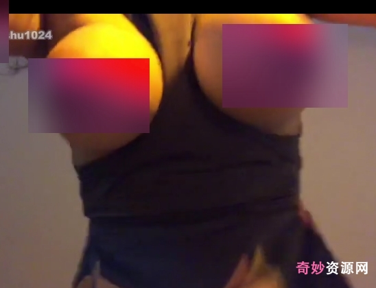 《网红美伢/美牙的荤素合集：放飞自我，摇乳抖臀按摩，女王般的胖臀》