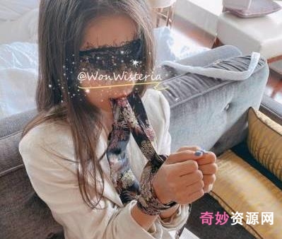 S级身材反差女神Wisteriawon带你三人游，让你表里心跳加速